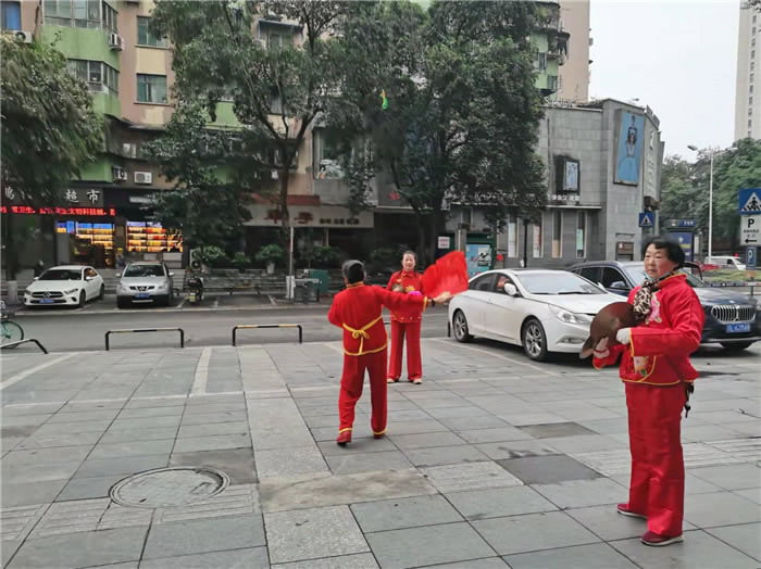 四川中青旅綿陽(yáng)分社、綿陽(yáng)市中旅假日旅行社、綿陽(yáng)自來(lái)文化傳播有限公司24H自助售貨服務(wù)盛大開(kāi)業(yè)